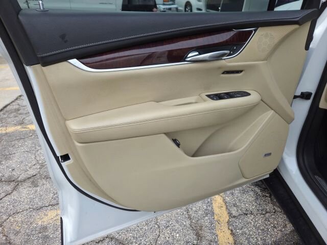 2017 Cadillac XT5 in Greenville, SC 29607 - 18121523 29