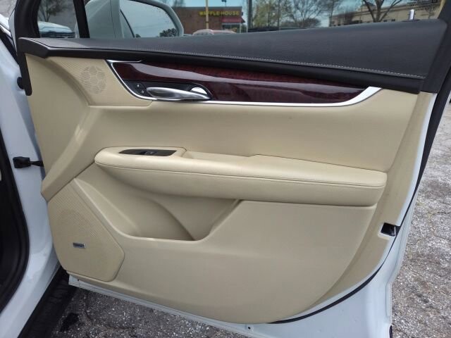 2017 Cadillac XT5 in Greenville, SC 29607 - 18121523 15