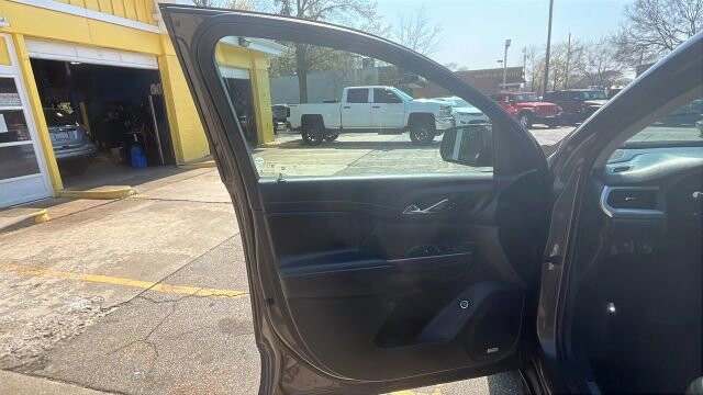2019 GMC Acadia in Greenville, SC 29607 - 18121529 33