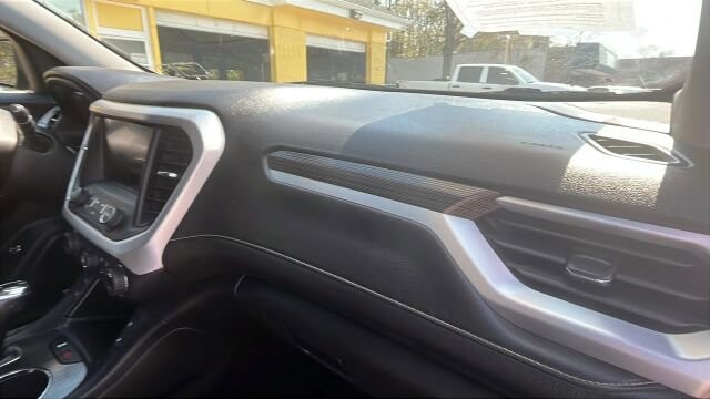 2019 GMC Acadia in Greenville, SC 29607 - 18121529 18