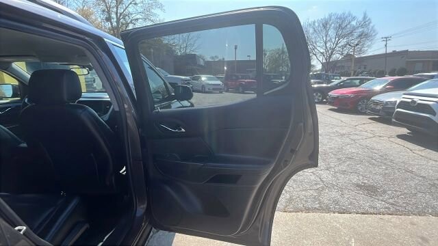 2019 GMC Acadia in Greenville, SC 29607 - 18121529 19