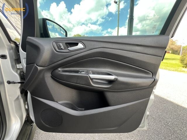 2013 Ford C-MAX in Decatur, GA 30032 - 18121537 44