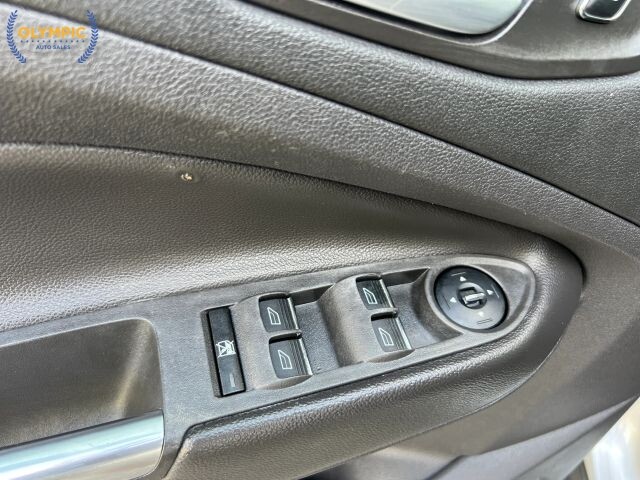 2013 Ford C-MAX in Decatur, GA 30032 - 18121537 37