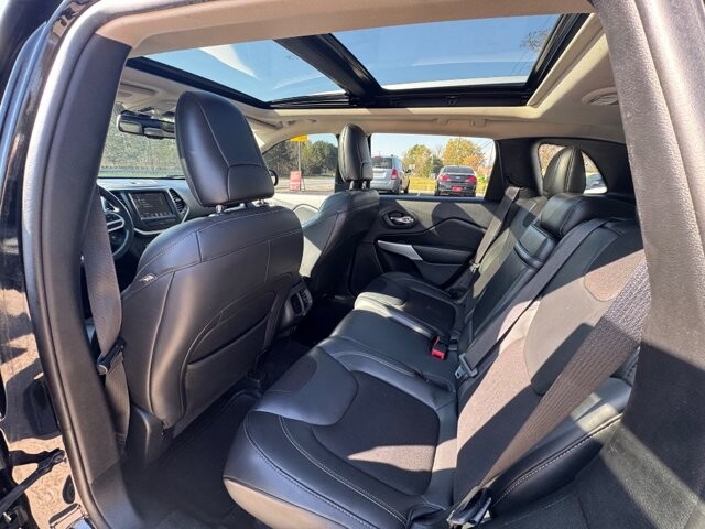 2018 Jeep Cherokee in Flowery Branch, GA 30542 - 18121543 9