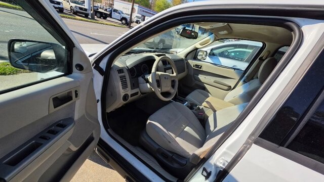 2011 Ford Escape in Cartersville, GA 30120 - 18121547 5