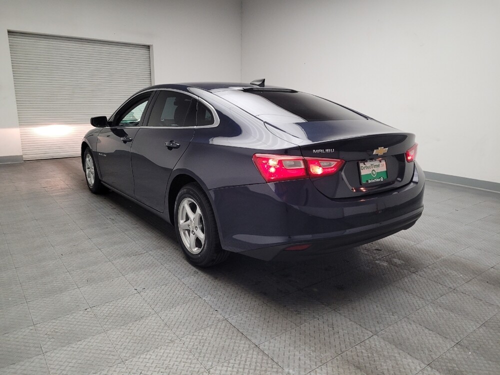 2017 Chevrolet Malibu in Fresno, CA 93726 - 18121554 5