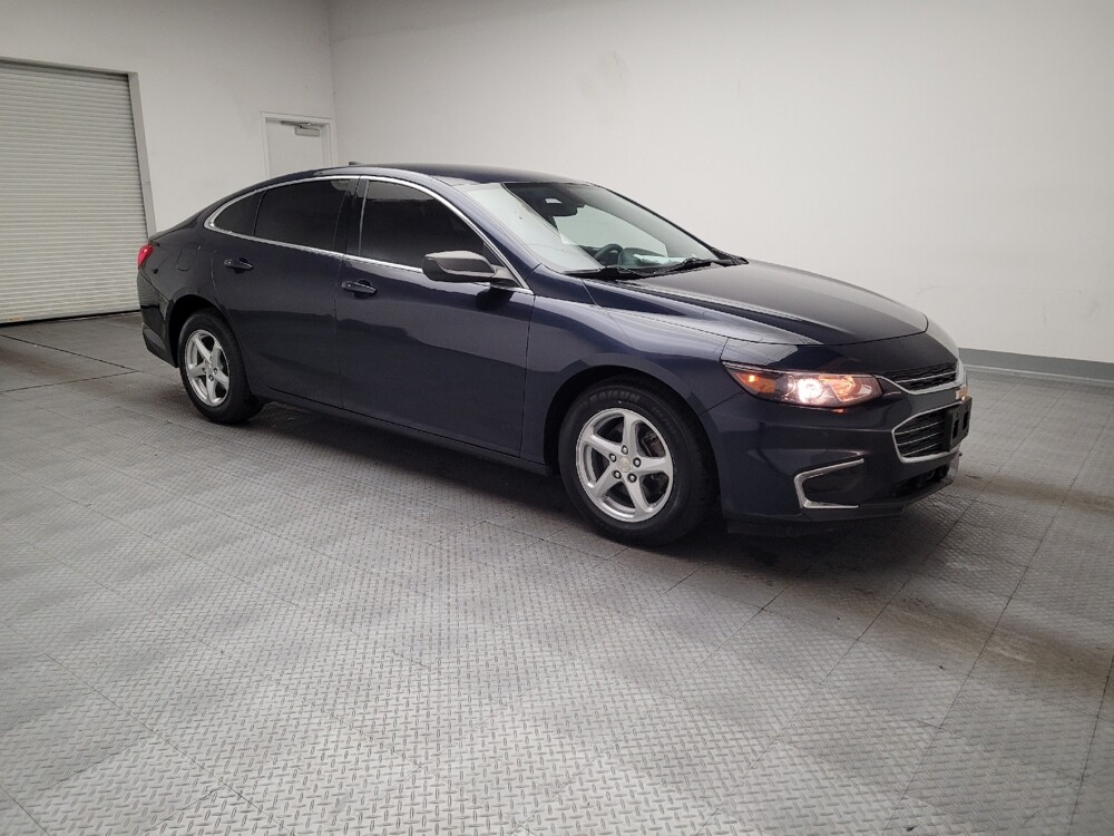 2017 Chevrolet Malibu in Fresno, CA 93726 - 18121554 11
