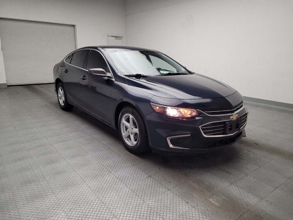 2017 Chevrolet Malibu in Fresno, CA 93726 - 18121554 13