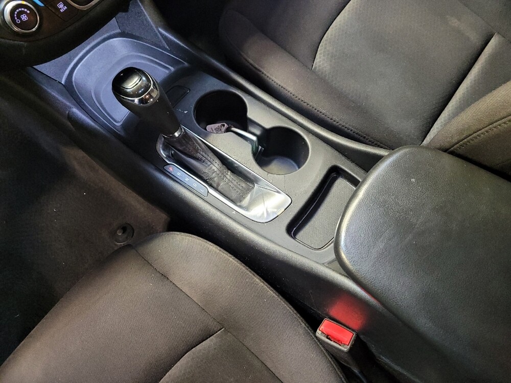 2017 Chevrolet Malibu in Fresno, CA 93726 - 18121554 26