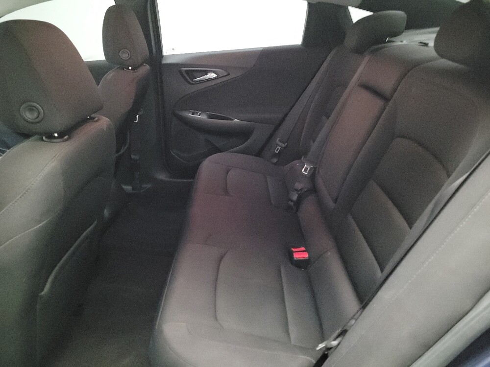 2017 Chevrolet Malibu in Fresno, CA 93726 - 18121554 18