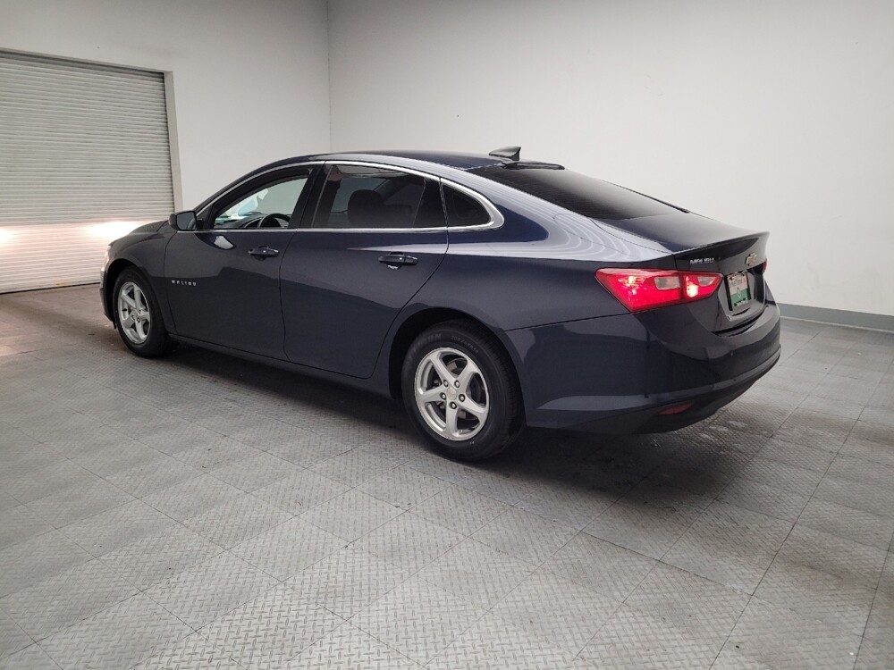 2017 Chevrolet Malibu in Fresno, CA 93726 - 18121554 3