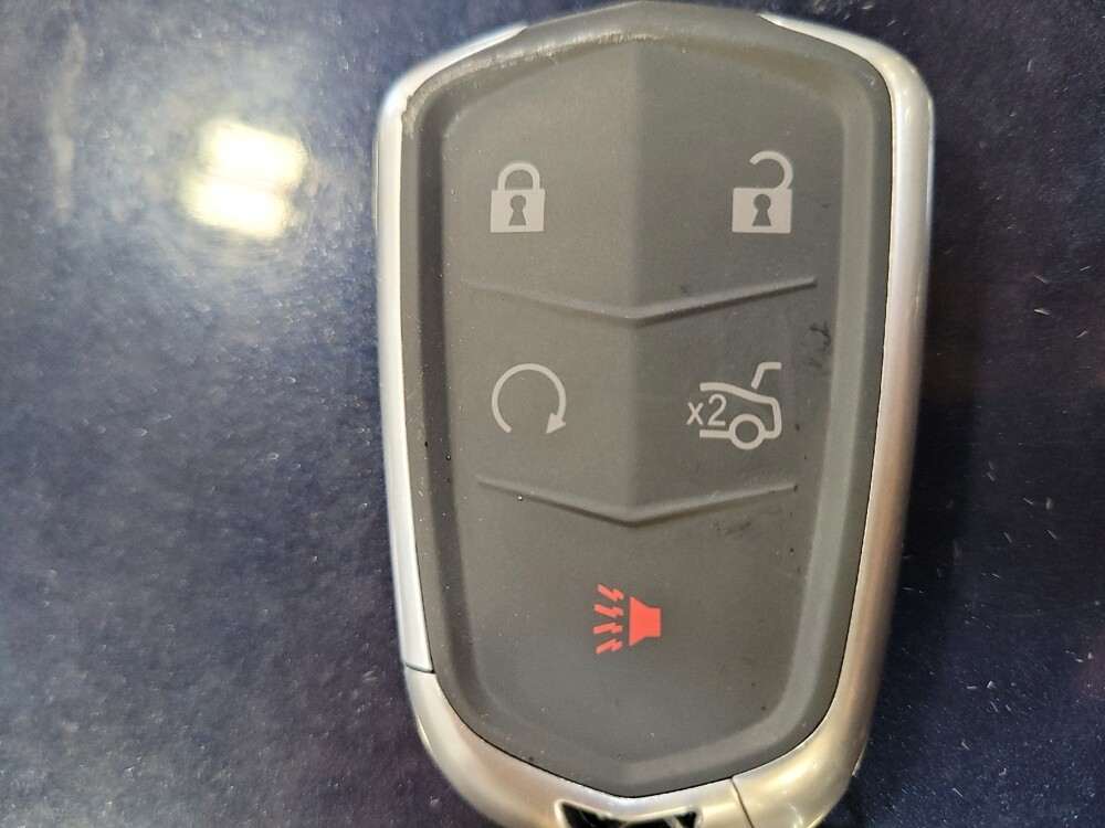 2017 Chevrolet Malibu in Fresno, CA 93726 - 18121554 32