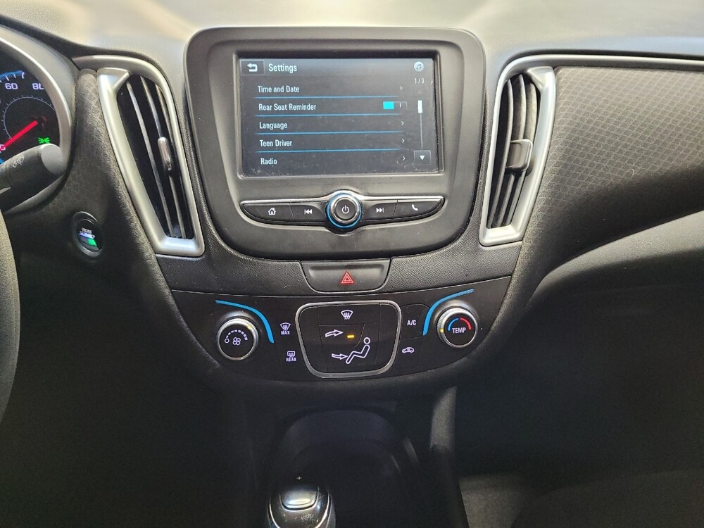 2017 Chevrolet Malibu in Fresno, CA 93726 - 18121554 25