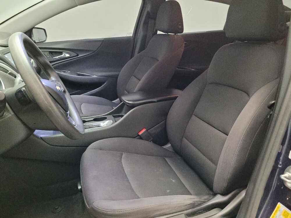 2017 Chevrolet Malibu in Fresno, CA 93726 - 18121554 17