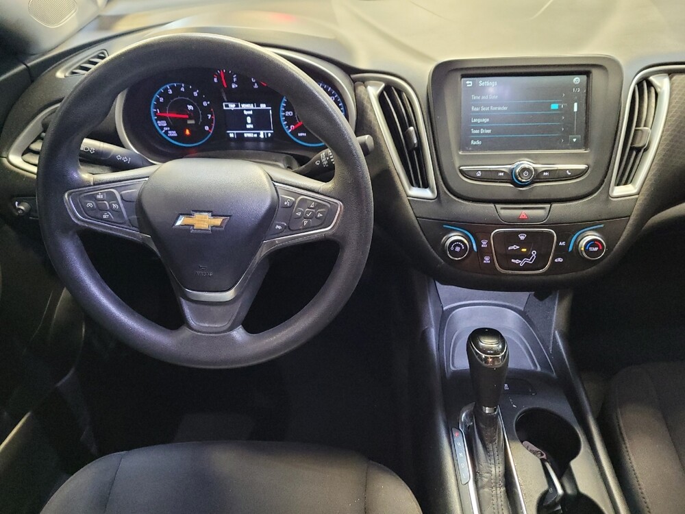 2017 Chevrolet Malibu in Fresno, CA 93726 - 18121554 22