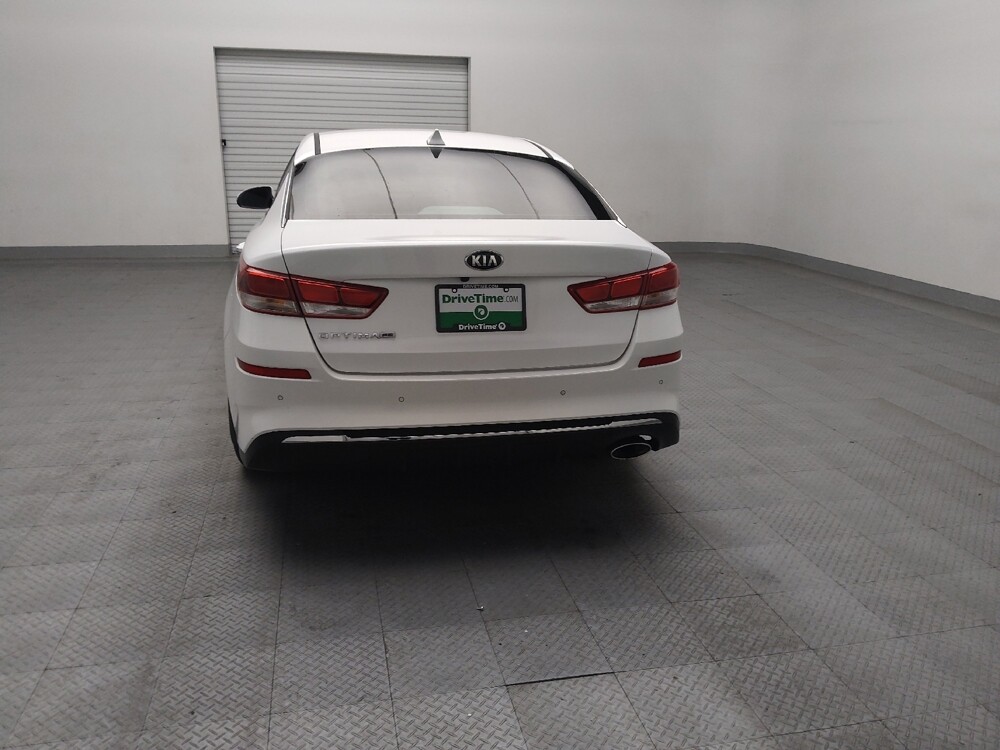 2020 Kia Optima in Fort Worth, TX 76116 - 18121593 6
