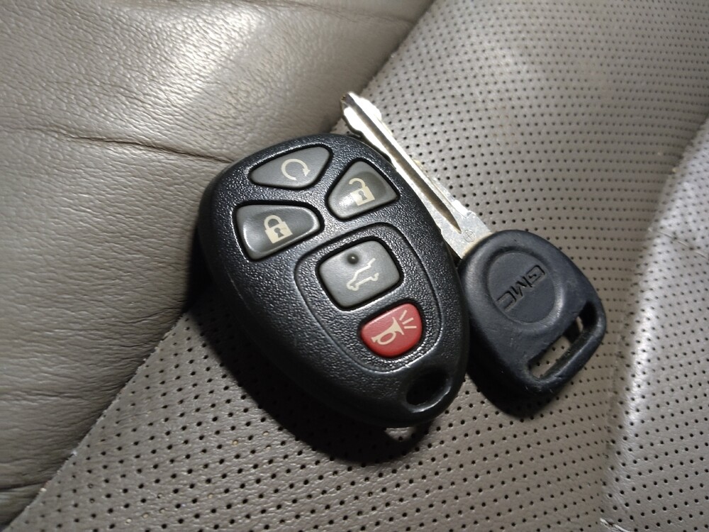 2016 GMC Acadia in Phoenix, AZ 85015 - 18121601 32