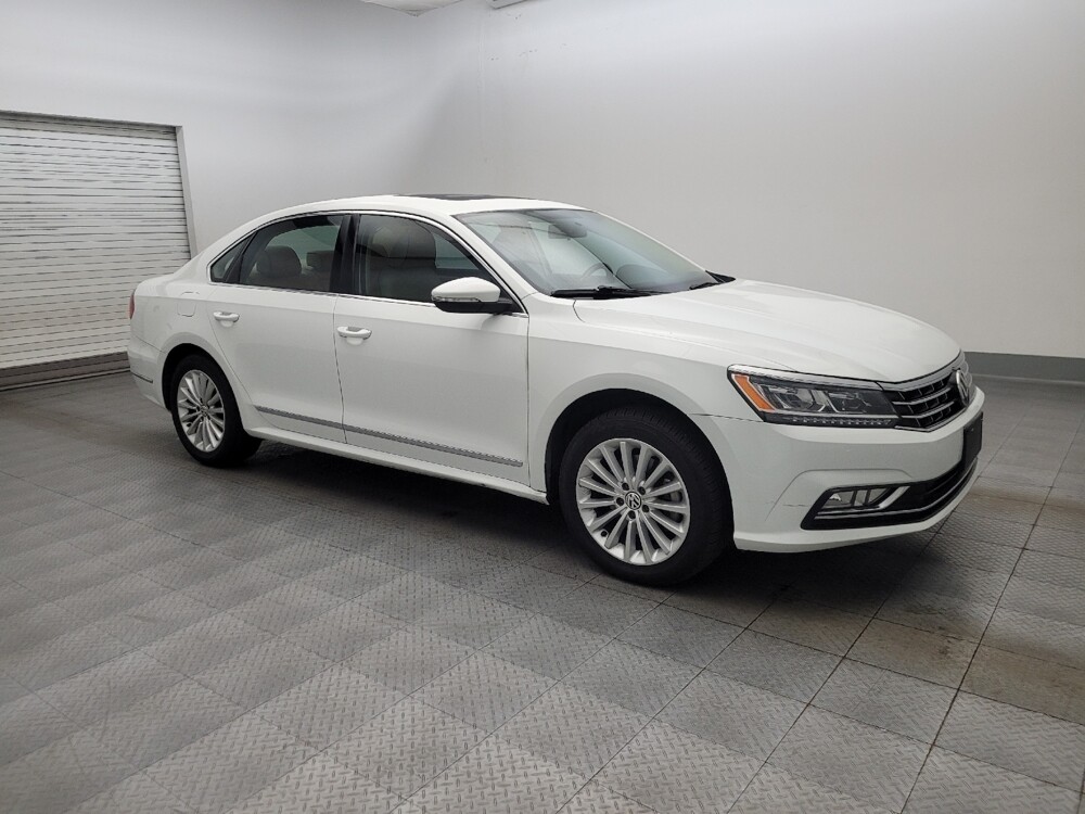2016 Volkswagen Passat in Glendale, AZ 85301 - 18121602 11