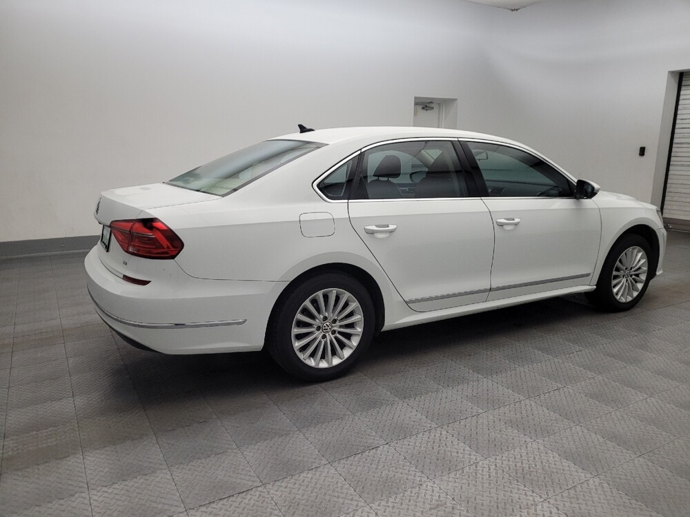 2016 Volkswagen Passat in Glendale, AZ 85301 - 18121602 10