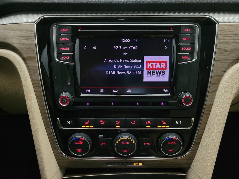 2016 Volkswagen Passat in Glendale, AZ 85301 - 18121602 25