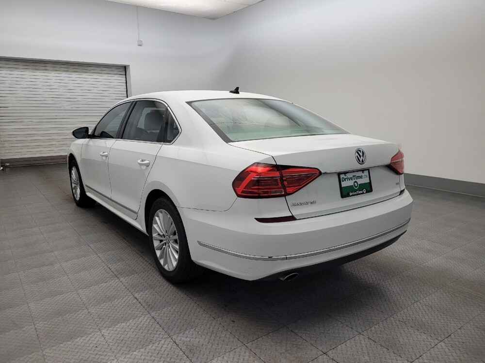 2016 Volkswagen Passat in Glendale, AZ 85301 - 18121602 5