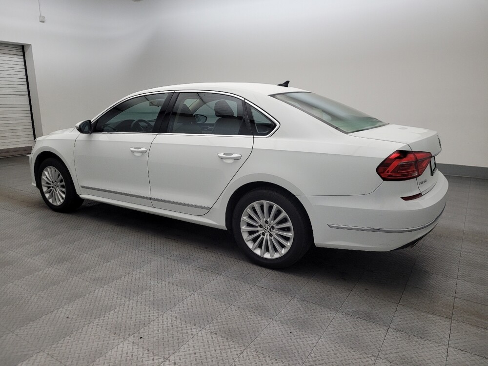 2016 Volkswagen Passat in Glendale, AZ 85301 - 18121602 3