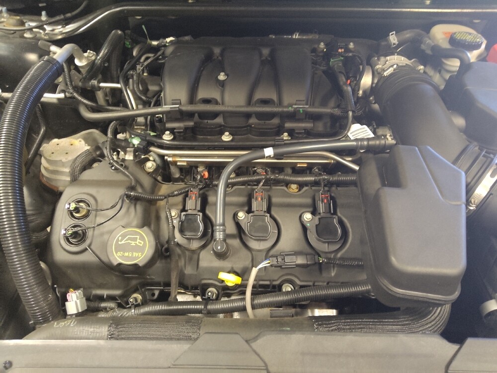 2016 Ford Taurus in Tucson, AZ 85705 - 18121603 30