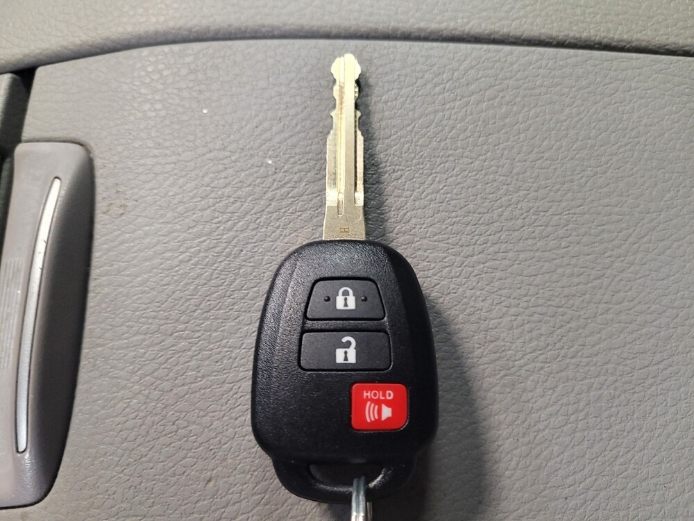 2019 Toyota Highlander in Lakeland, FL 33815 - 18121612 32