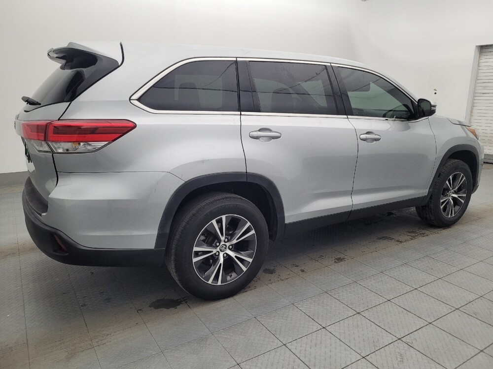 2019 Toyota Highlander in Lakeland, FL 33815 - 18121612 10