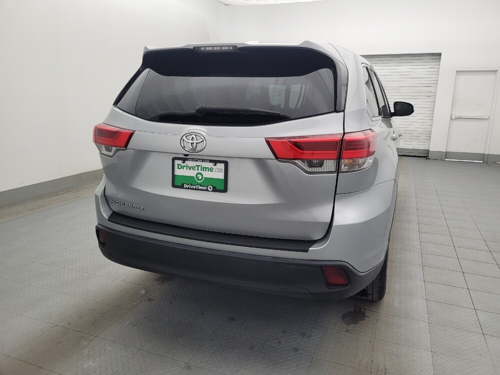2019 Toyota Highlander in Lakeland, FL 33815 - 18121612 7