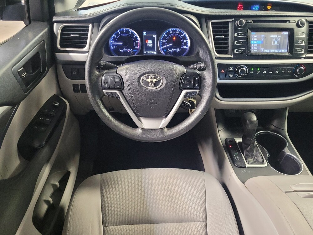 2019 Toyota Highlander in Lakeland, FL 33815 - 18121612 22