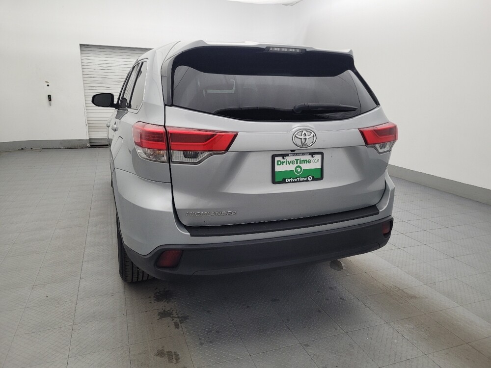 2019 Toyota Highlander in Lakeland, FL 33815 - 18121612 6