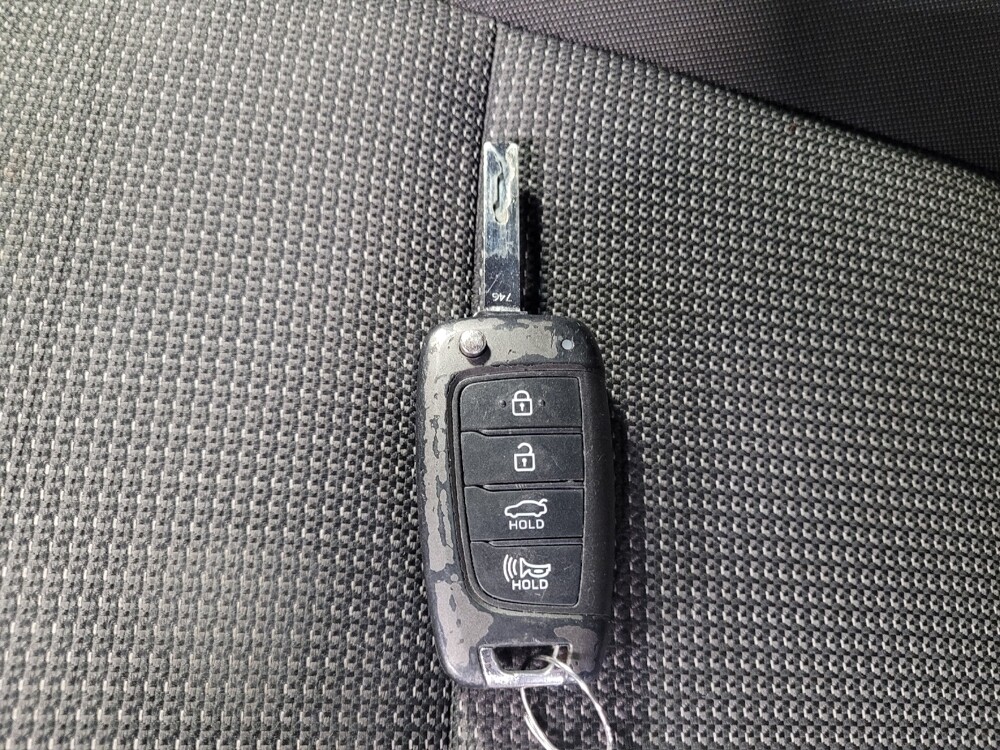 2020 Hyundai Accent in Lakeland, FL 33815 - 18121613 32