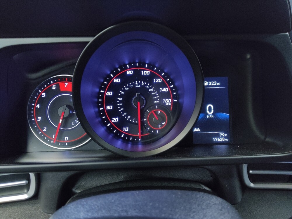 2023 Hyundai Elantra in Clearwater, FL 33764 - 18121614 23