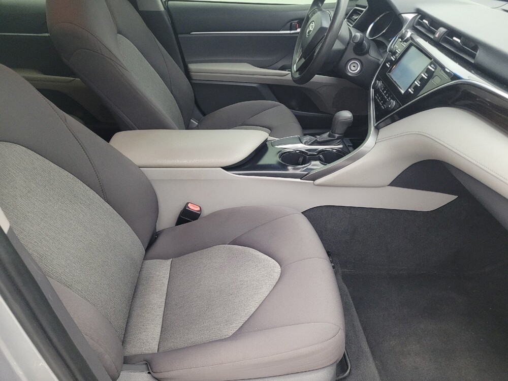 2018 Toyota Camry in Lakeland, FL 33815 - 18121616 21