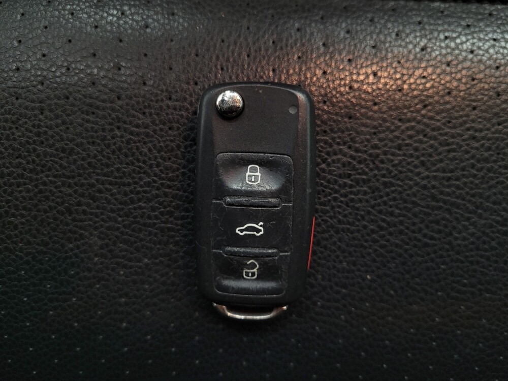 2014 Volkswagen Tiguan in Las Vegas, NV 89102 - 18121618 32