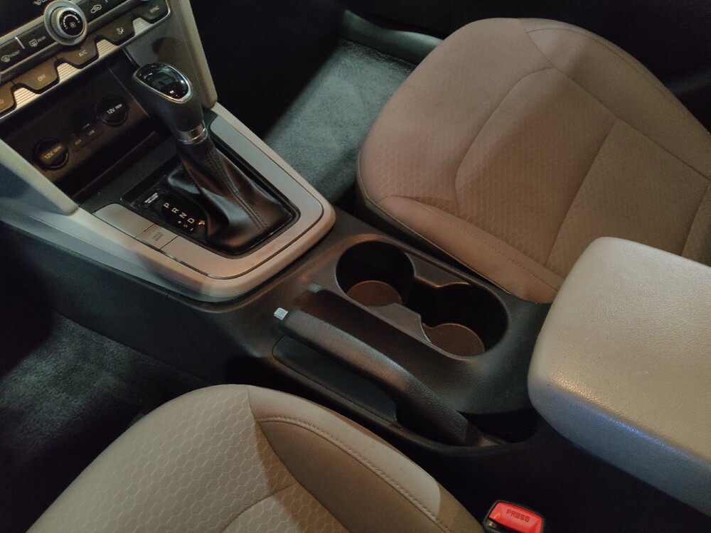 2020 Hyundai Elantra in Knoxville, TN 37923 - 18121634 26