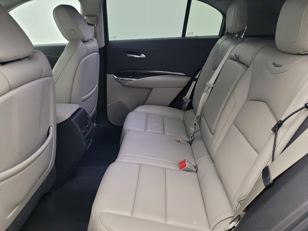 2019 Cadillac XT4 in Hialeah, FL 33014 - 18121635 18