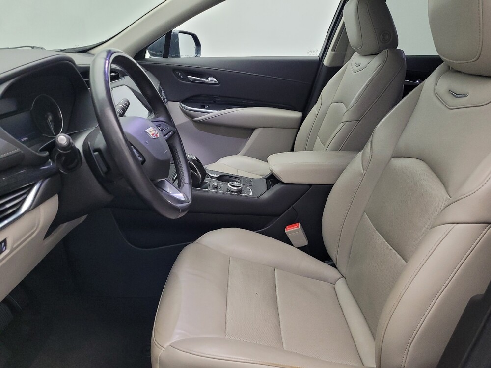 2019 Cadillac XT4 in Hialeah, FL 33014 - 18121635 17