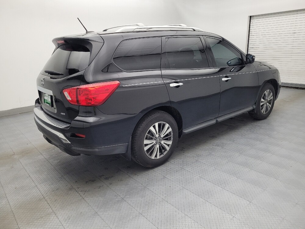 2017 Nissan Pathfinder in Greensboro, NC 27407 - 18121644 10