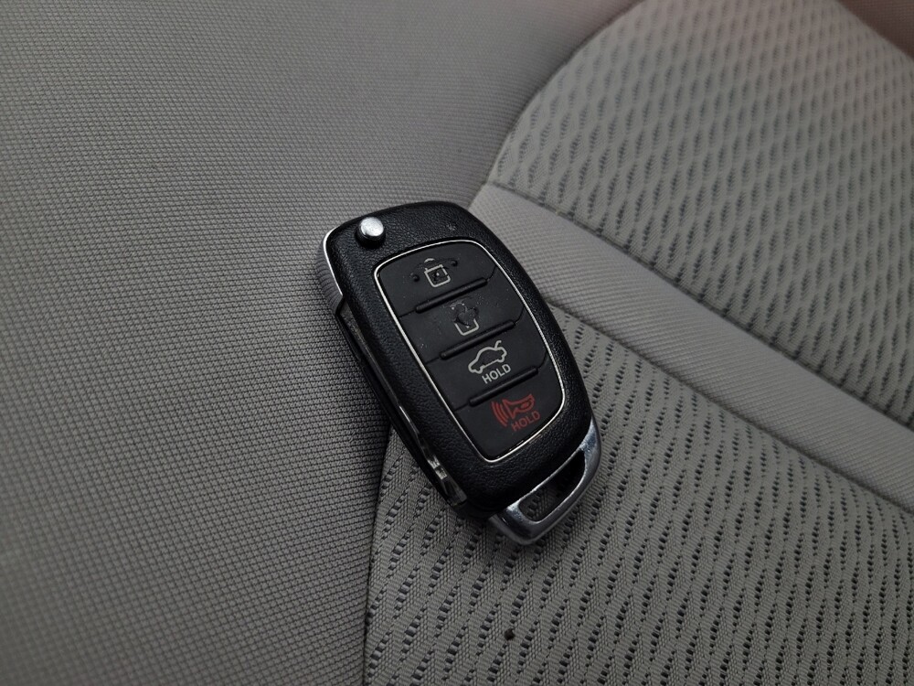 2017 Hyundai Sonata in Tucson, AZ 85705 - 18121655 32