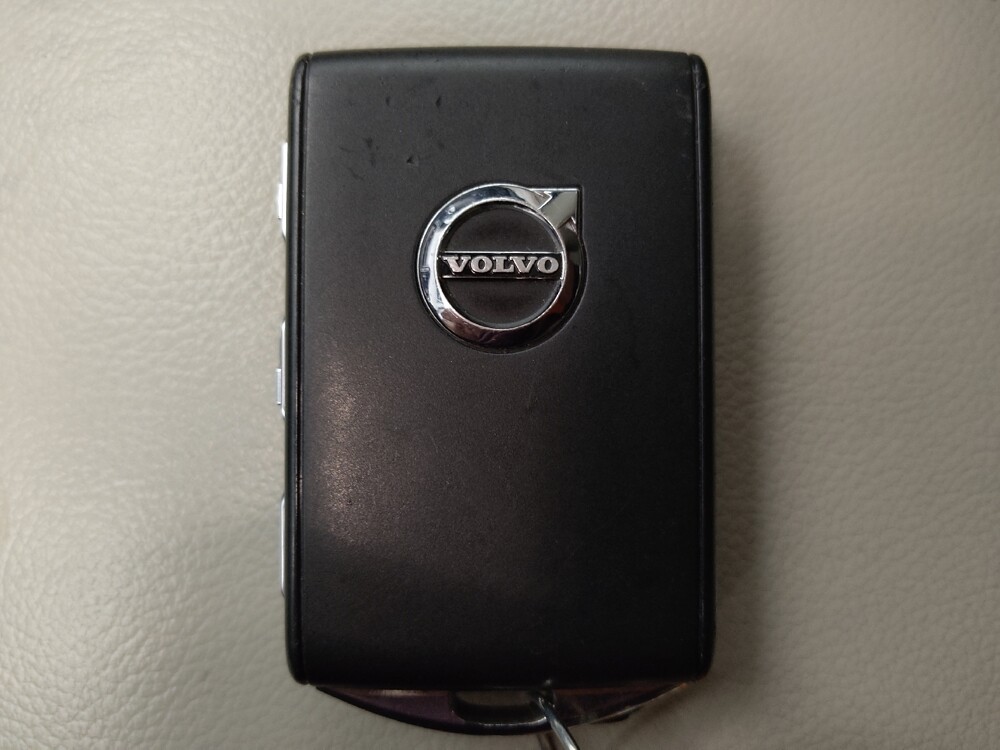 2023 Volvo XC40 in Denver, CO 80012 - 18121660 32