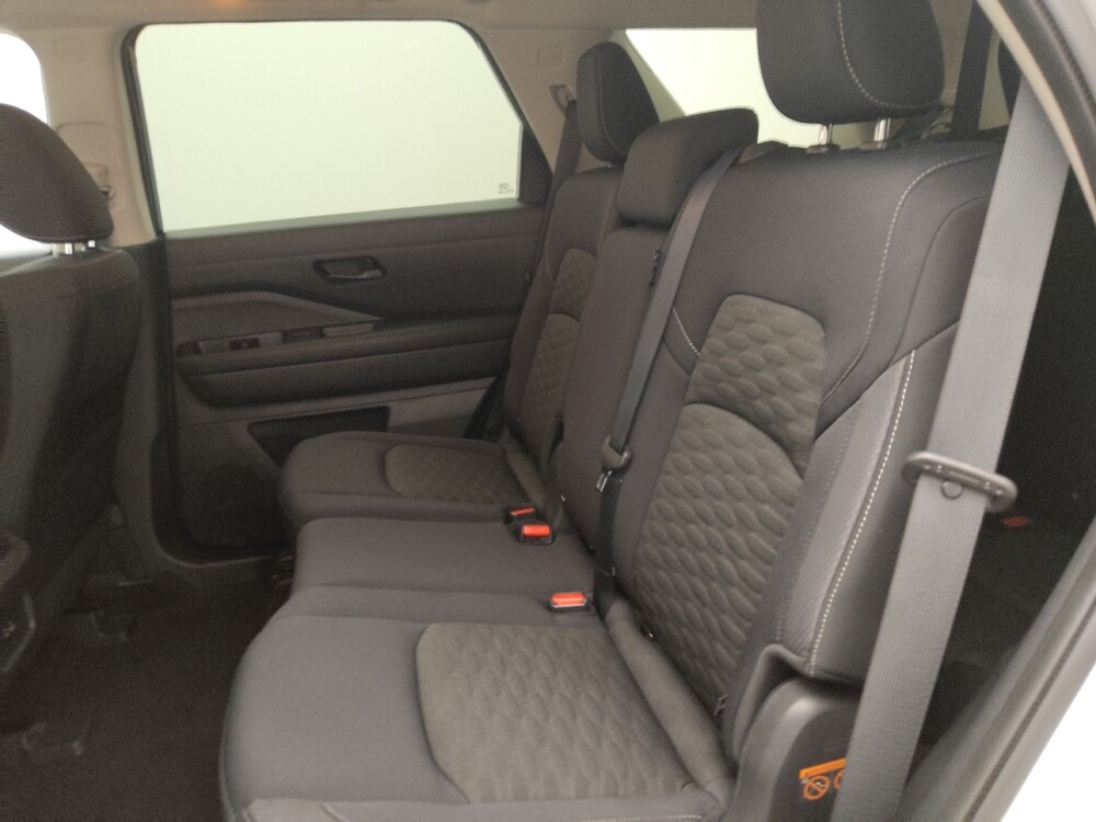 2023 Nissan Pathfinder in Albuquerque, NM 87123 - 18121662 18