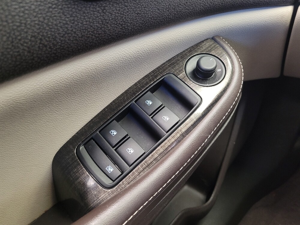 2016 Chevrolet Malibu in Fairfield, OH 45014 - 18121682 27