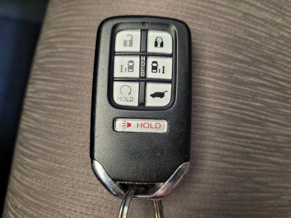 2018 Honda Odyssey in Toledo, OH 43617 - 18121684 32