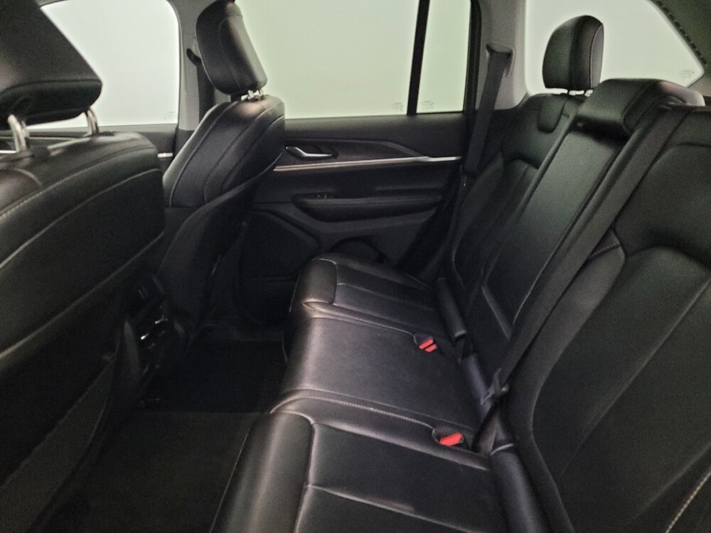 2023 Jeep Grand Cherokee in Temple Hills, MD 20746 - 18121693 18