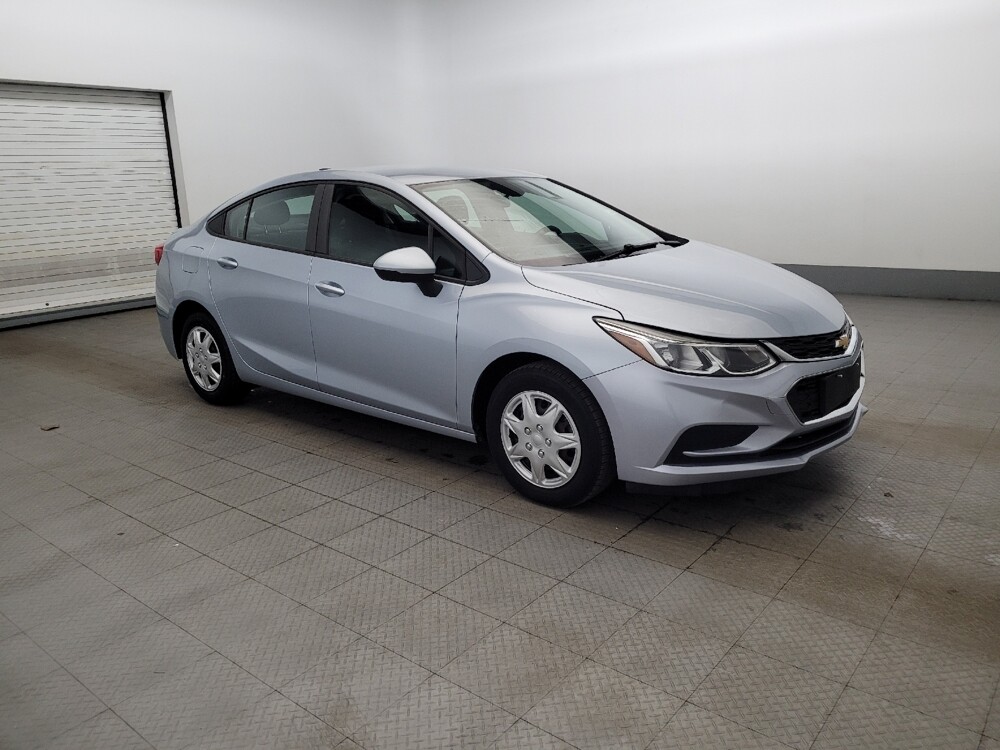 2018 Chevrolet Cruze in Richmond, VA 23235 - 18121697 13