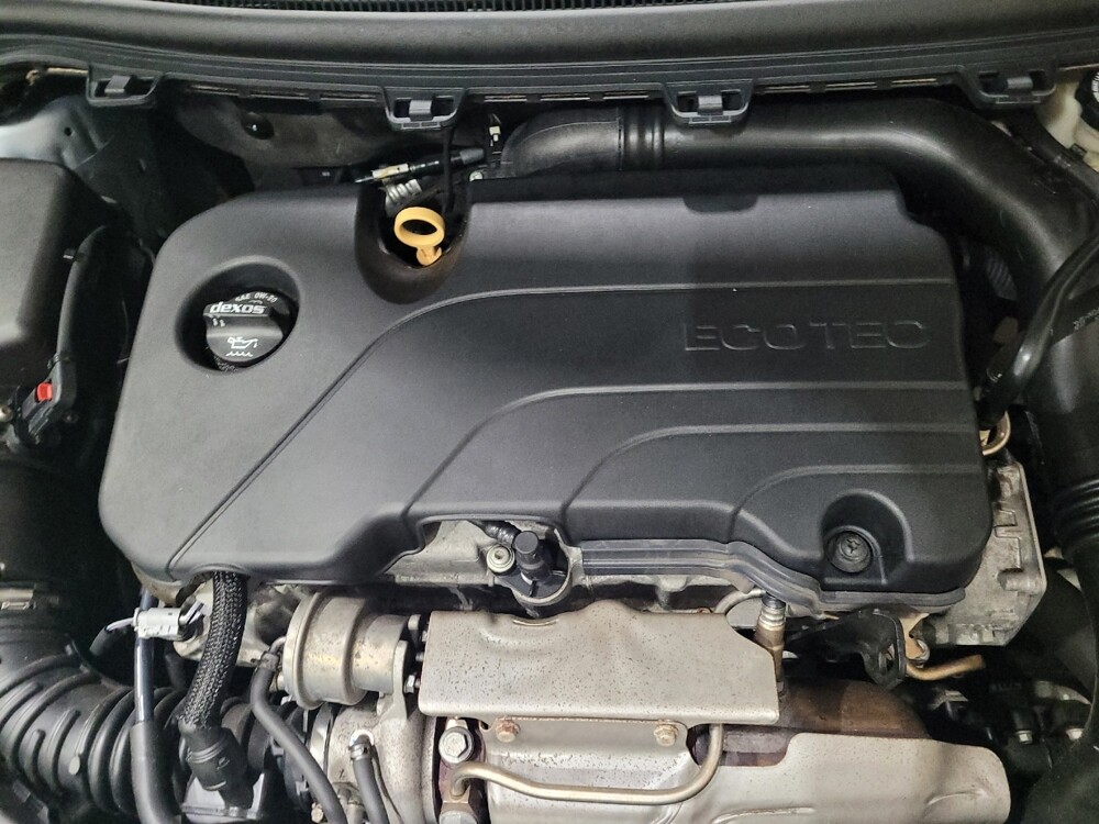 2018 Chevrolet Cruze in Richmond, VA 23235 - 18121697 30