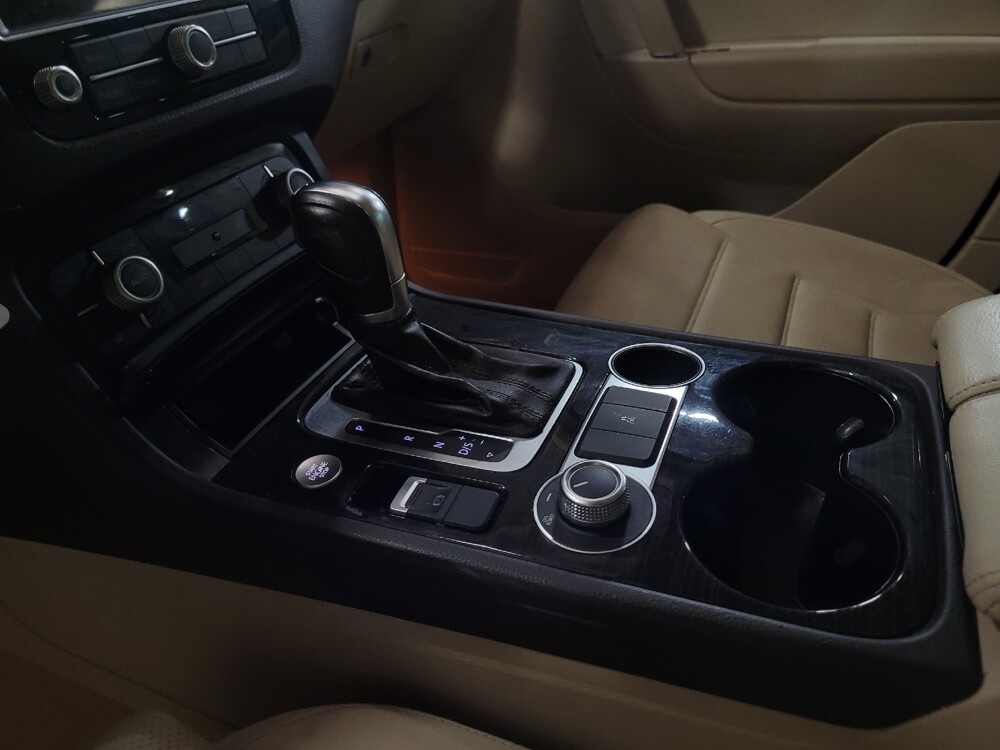 2016 Volkswagen Touareg in Richmond, VA 23235 - 18121704 26