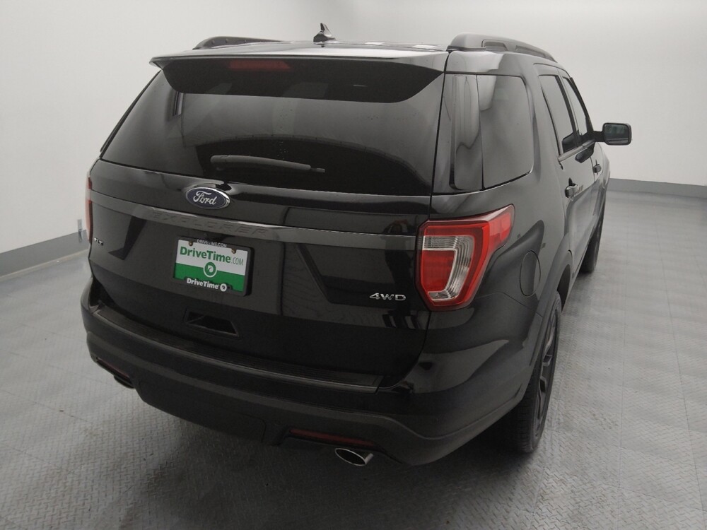 2019 Ford Explorer in Wichita, KS 67207 - 18121713 7